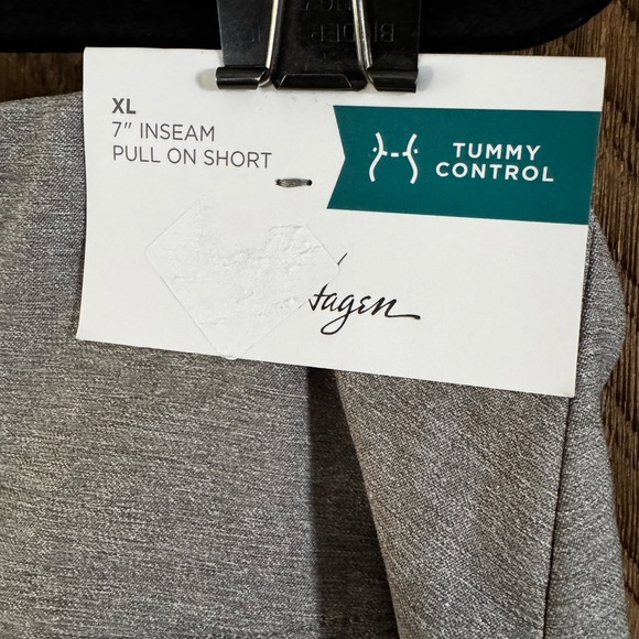 Lady Hagen Gray Athletic Shorts Relaxed Fit - Picture 4 of 6